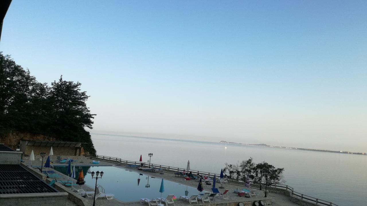 Aneta'S Beach House Vlore Exterior photo