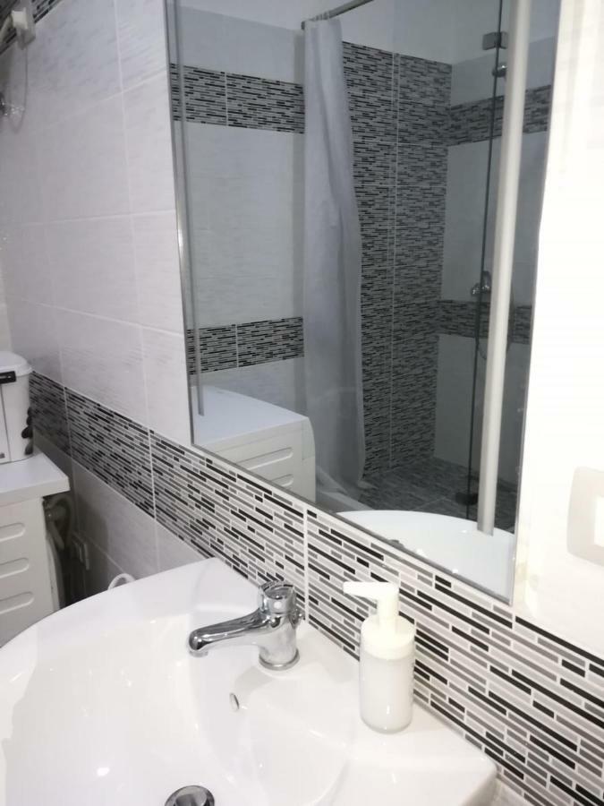Aneta'S Beach House Vlore Exterior photo
